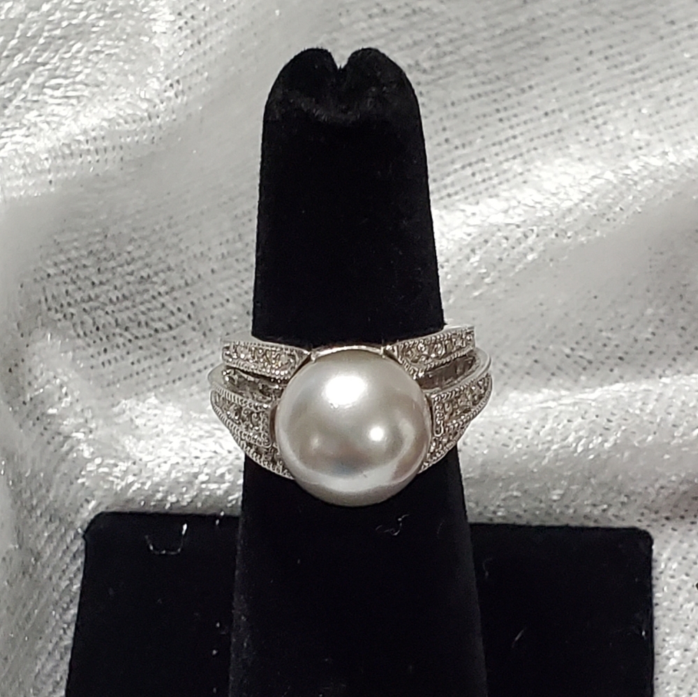 Ring - Picture 4 of 4